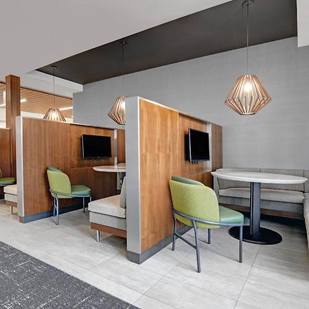 Courtyard By Marriott Manhattan Aggieville エクステリア 写真