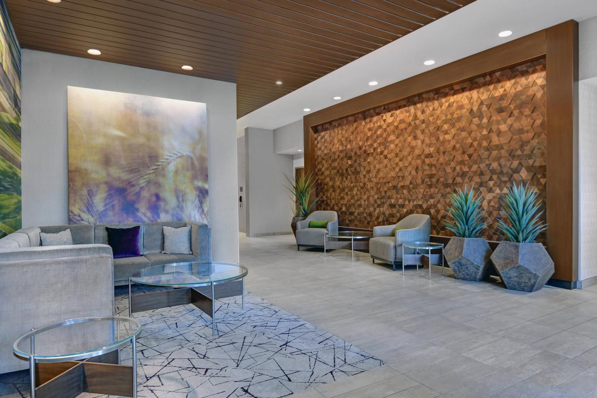 Courtyard By Marriott Manhattan Aggieville エクステリア 写真