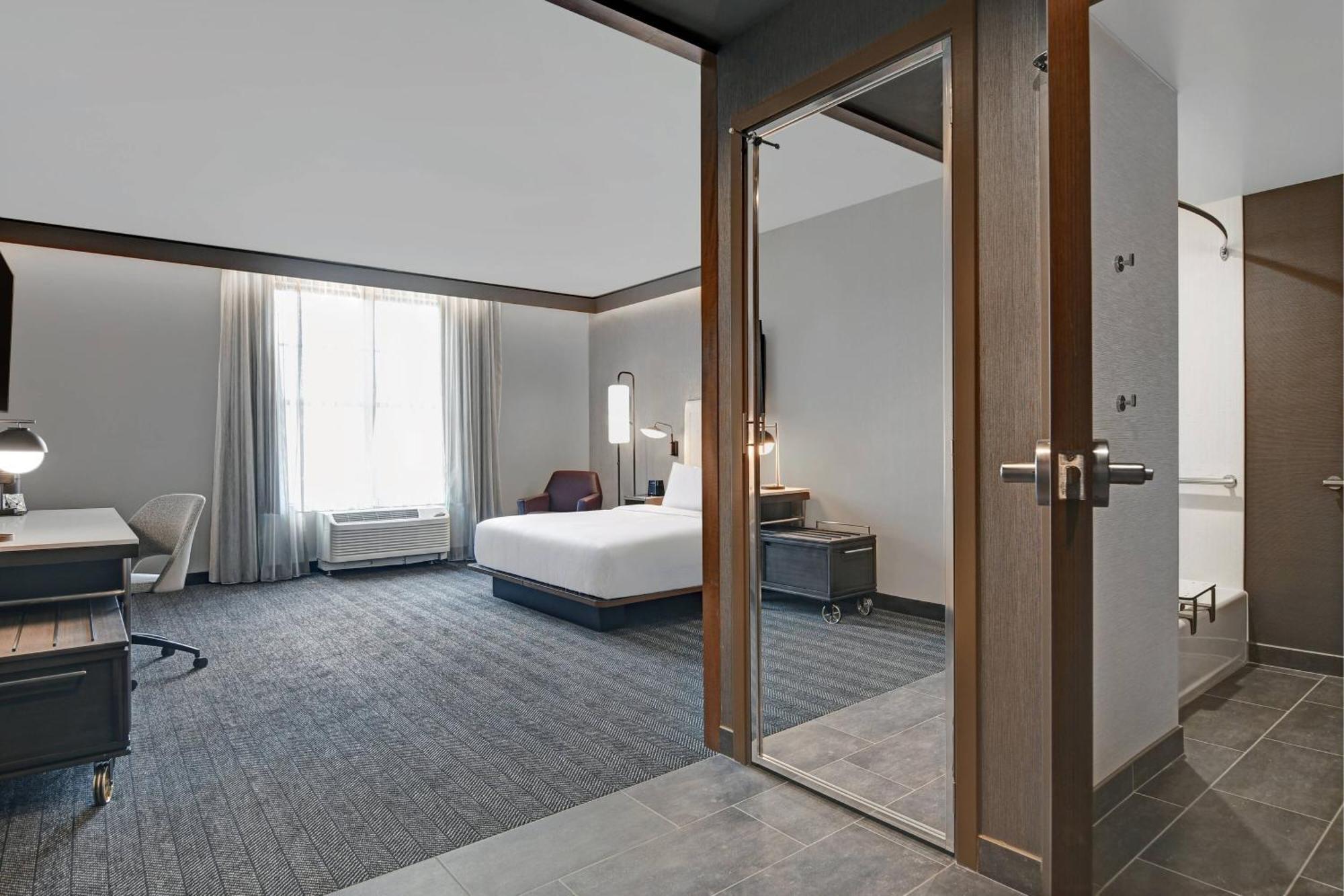 Courtyard By Marriott Manhattan Aggieville エクステリア 写真