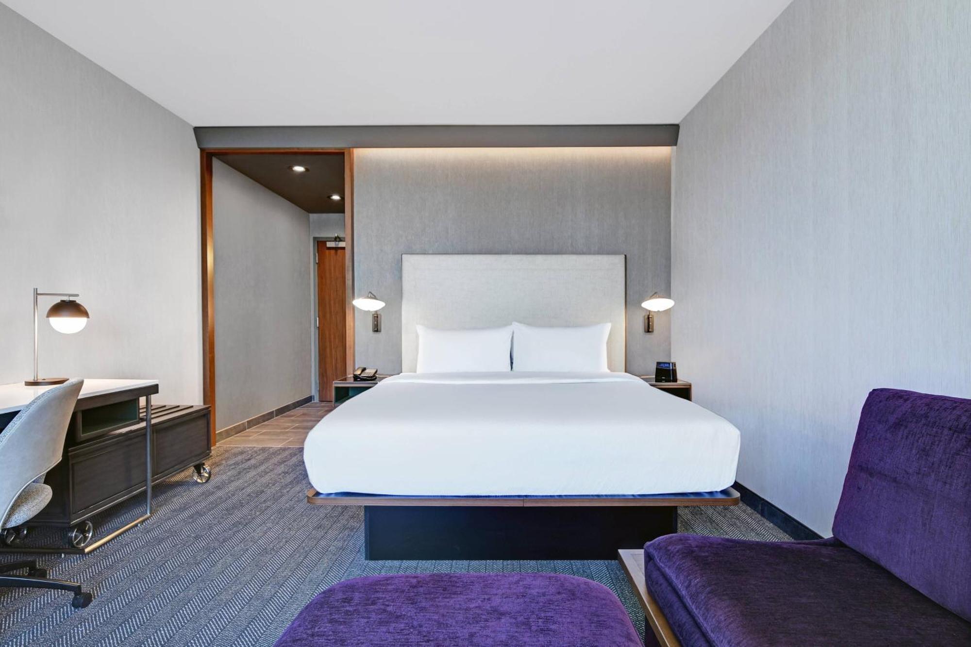 Courtyard By Marriott Manhattan Aggieville エクステリア 写真